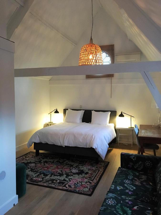 Bed and Breakfast Ninet7 Тилбург Экстерьер фото